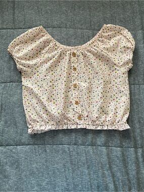 Woman's Pink Floral Button-Front Crop Top